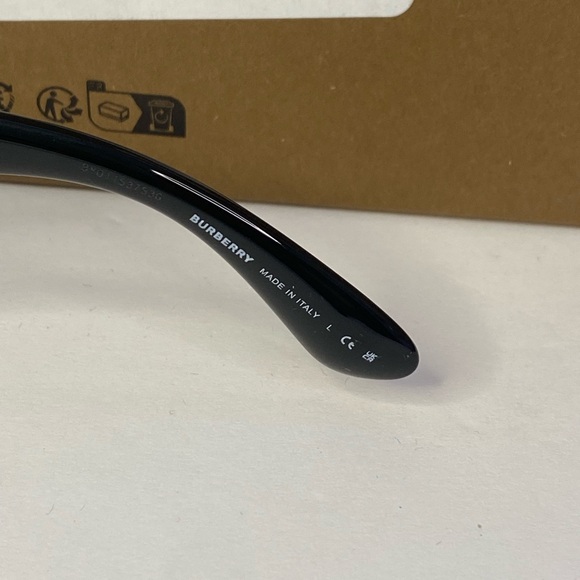 💯 - NEW Burberry BE4344 Daisy 300187 Black Dark Gray Square Women Sunglasses - Picture 10 of 15